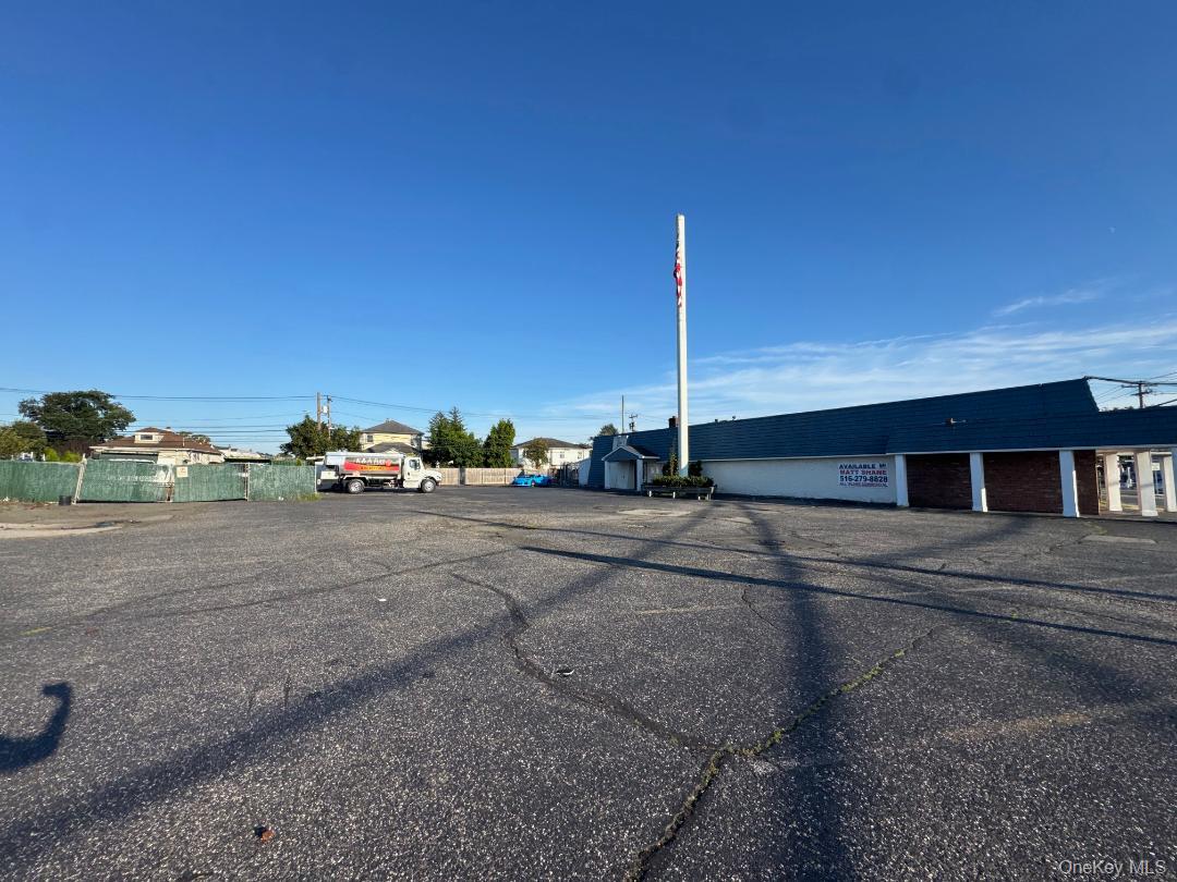 #12 photo, 791 Main Street, ナッソー郡 Farmingdale , NY 11735