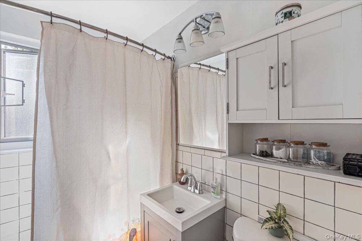 #12 photo, 68-77 Bell Boulevard, クイーンズ区 Bayside , NY 11364