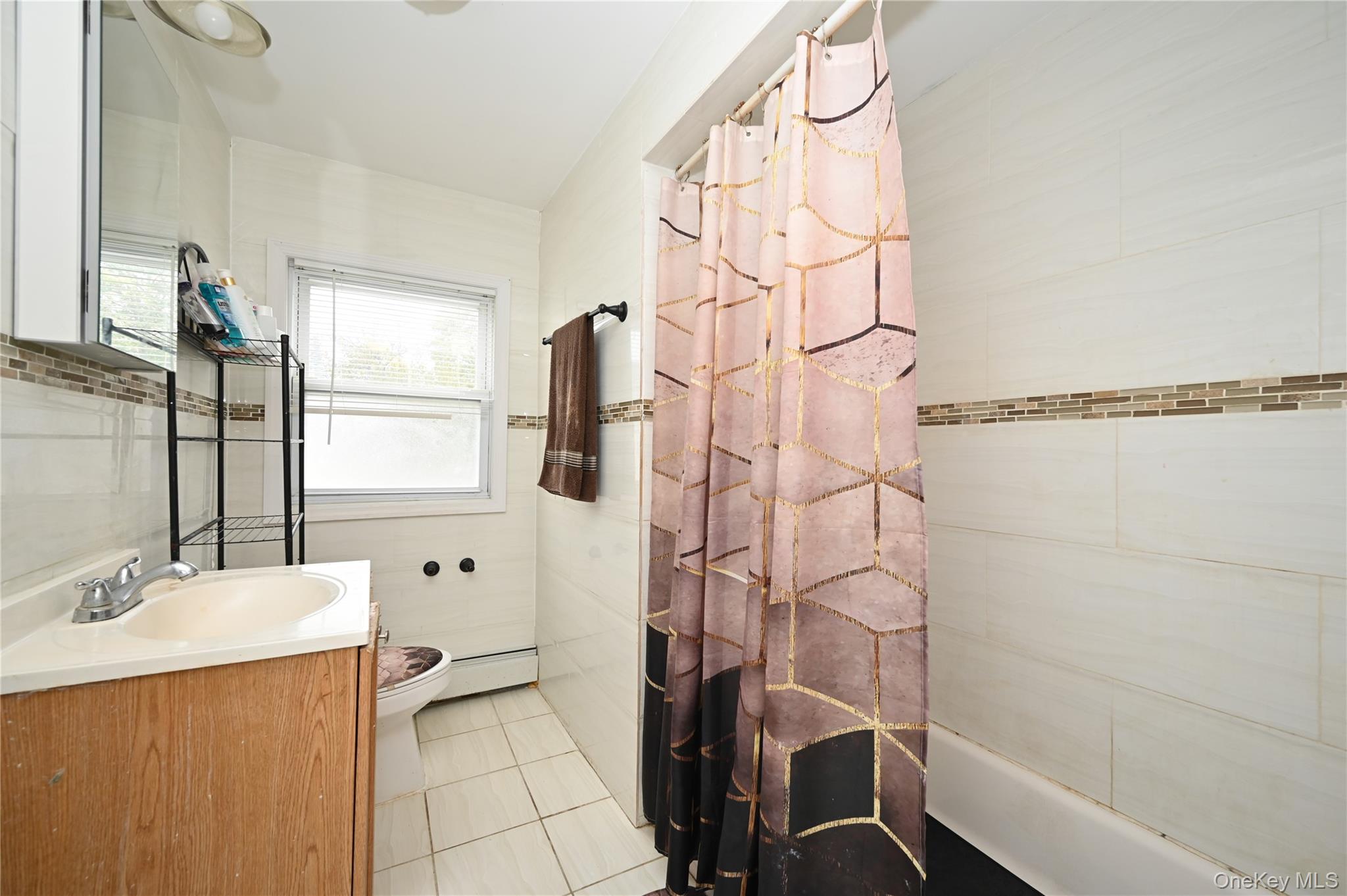 #14 photo, 10 Pinebrook Avenue, West Hempstead , NY 11552