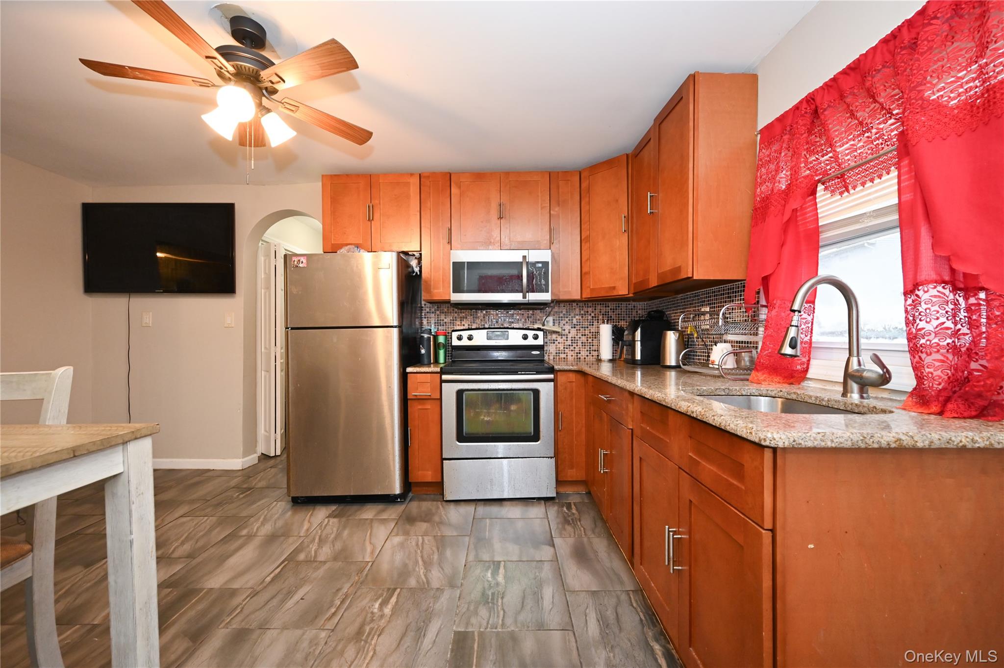 #7 photo, 10 Pinebrook Avenue, West Hempstead , NY 11552