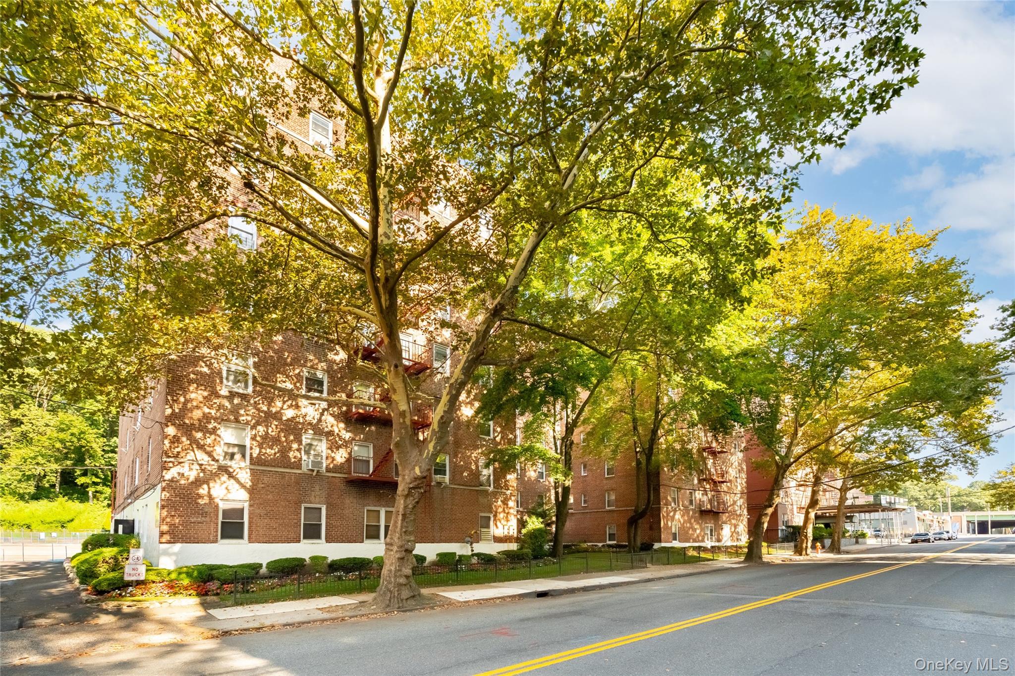 #3 photo, 821 Bronx River Road, Bronxville , NY 10708