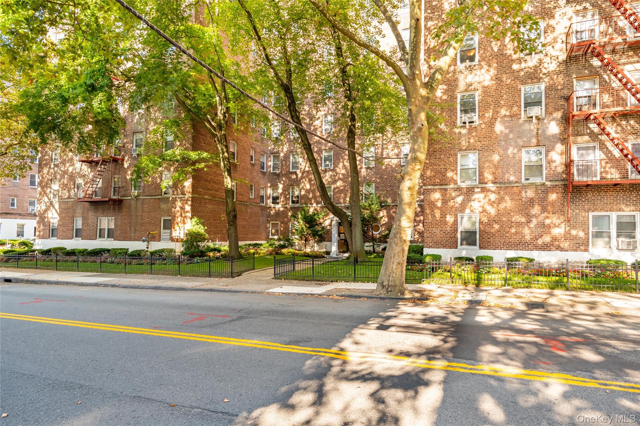 #4 photo, 821 Bronx River Road, Bronxville , NY 10708