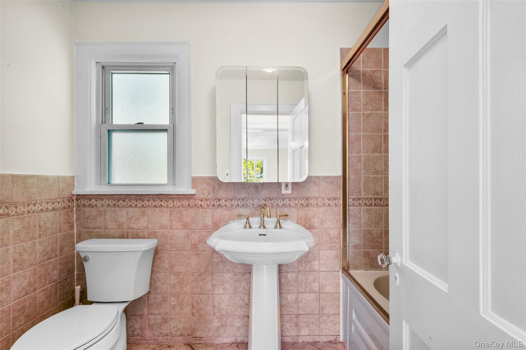 #11 photo, 506 Siwanoy Place, Pelham , NY 10803