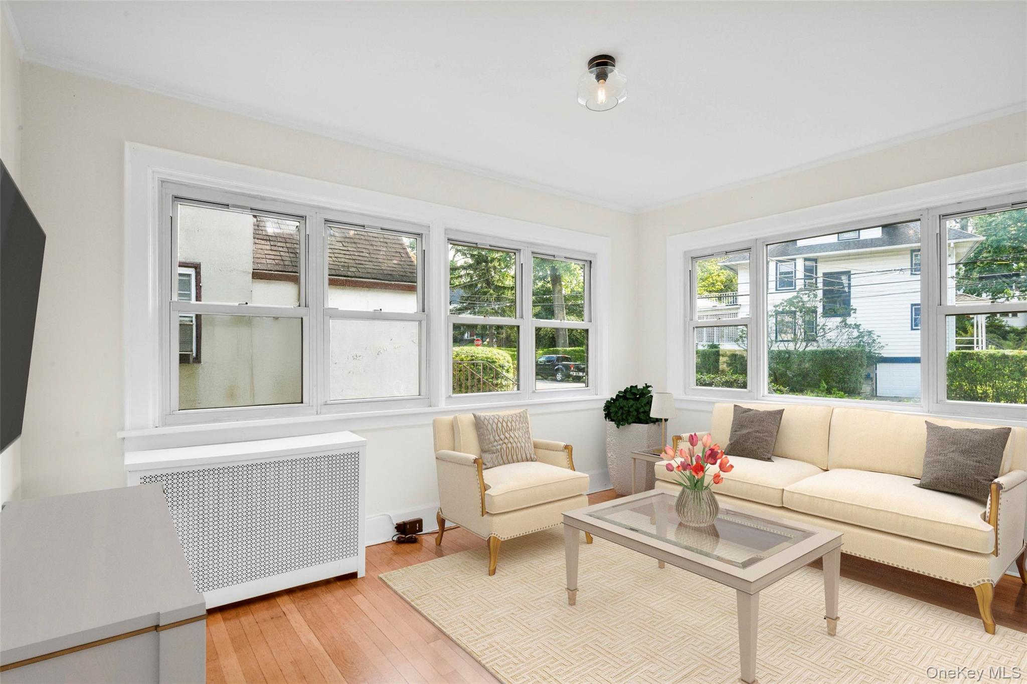 #3 photo, 506 Siwanoy Place, Pelham , NY 10803