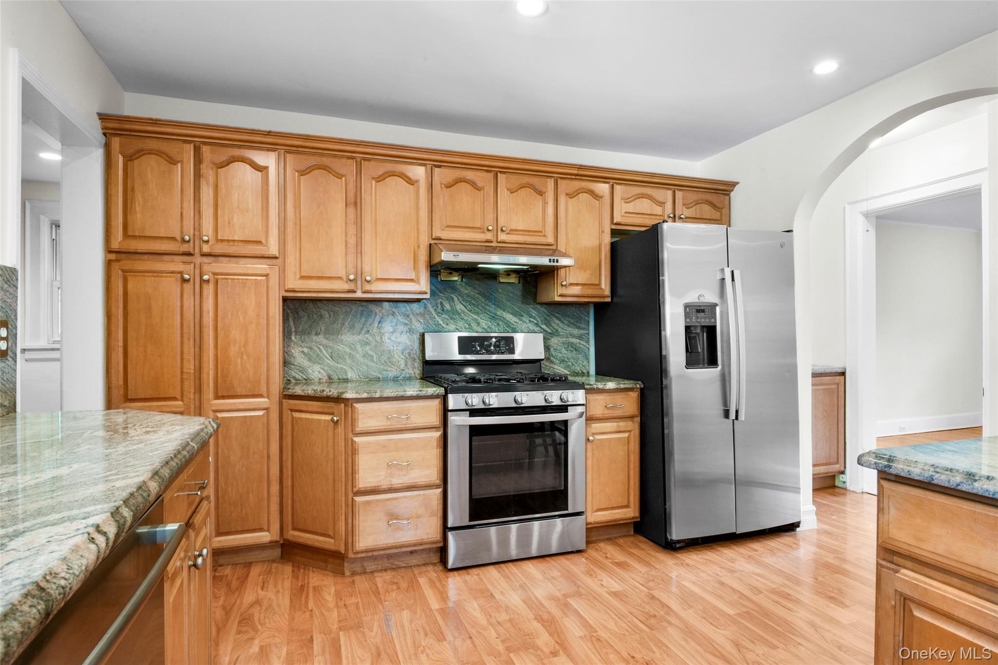 #6 photo, 506 Siwanoy Place, Pelham , NY 10803