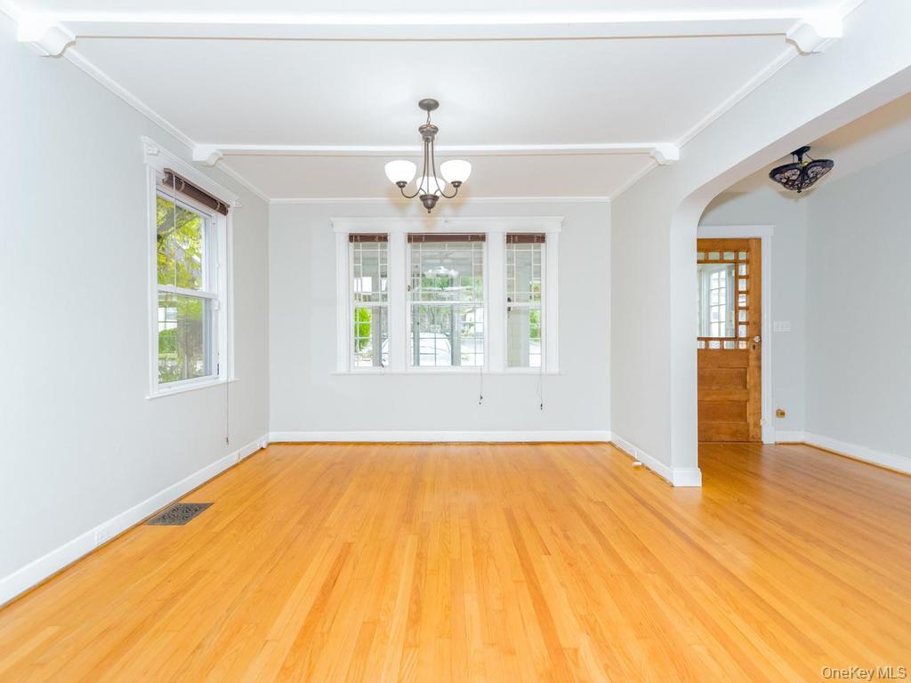 #4 photo, 204 Parkview Avenue, Bronxville , NY 10708