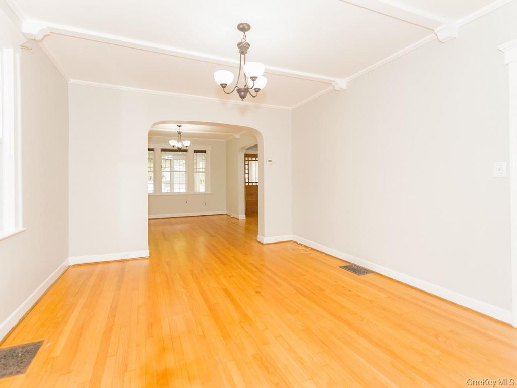 #6 photo, 204 Parkview Avenue, Bronxville , NY 10708