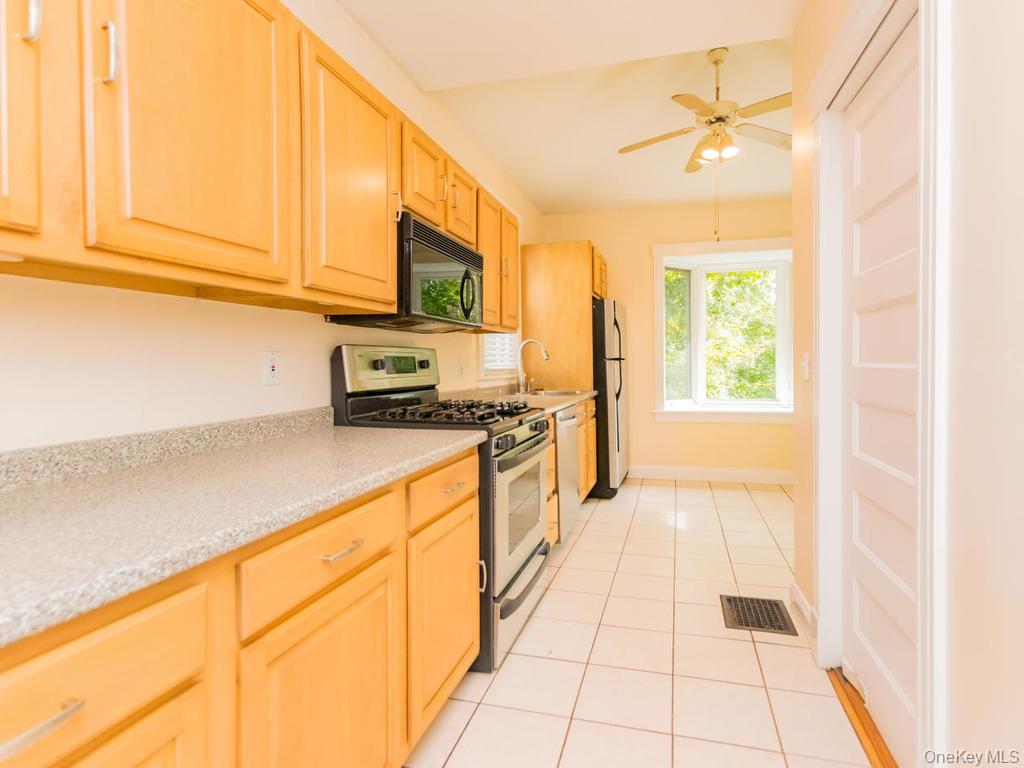 #8 photo, 204 Parkview Avenue, Bronxville , NY 10708