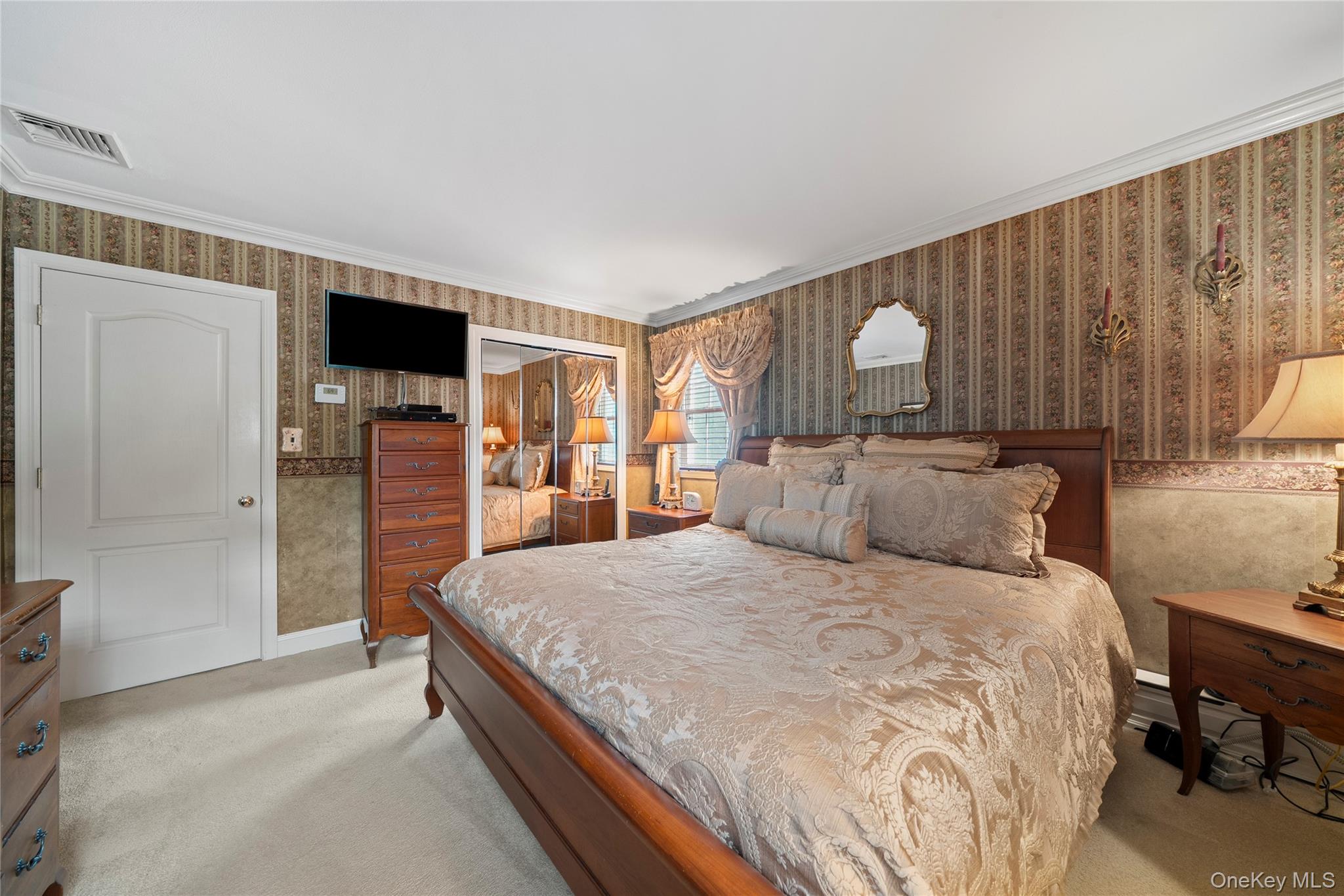 #18 photo, 14 Gerek Avenue, West Islip , NY 11795