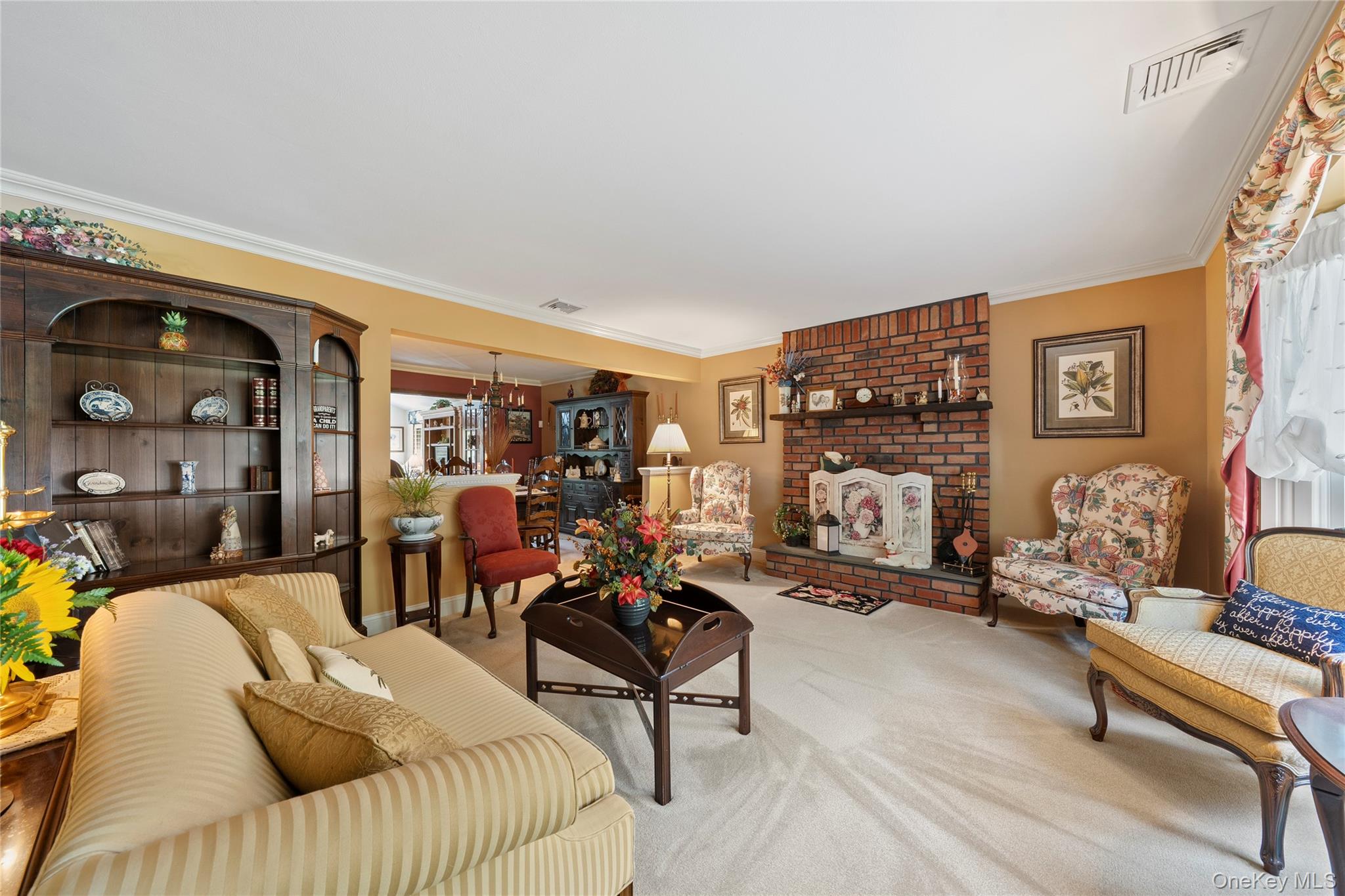 #4 photo, 14 Gerek Avenue, West Islip , NY 11795