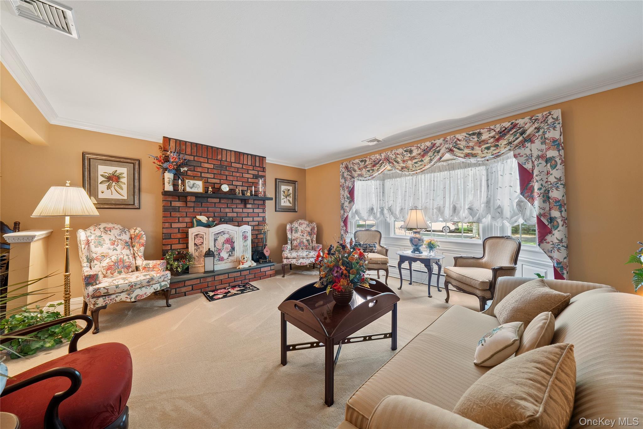 #5 photo, 14 Gerek Avenue, West Islip , NY 11795