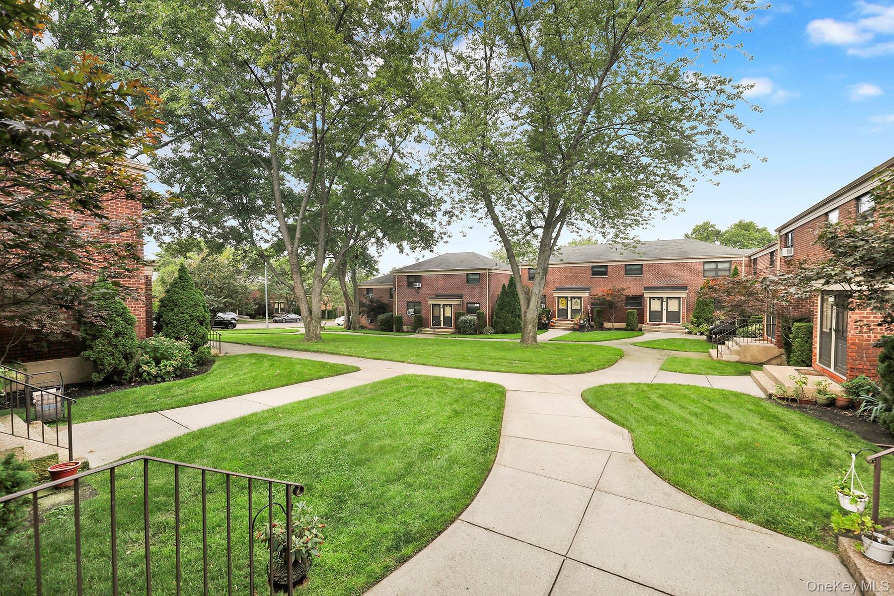 #12 photo, 7477 220th Street, クイーンズ区 Oakland Gardens , NY 11364