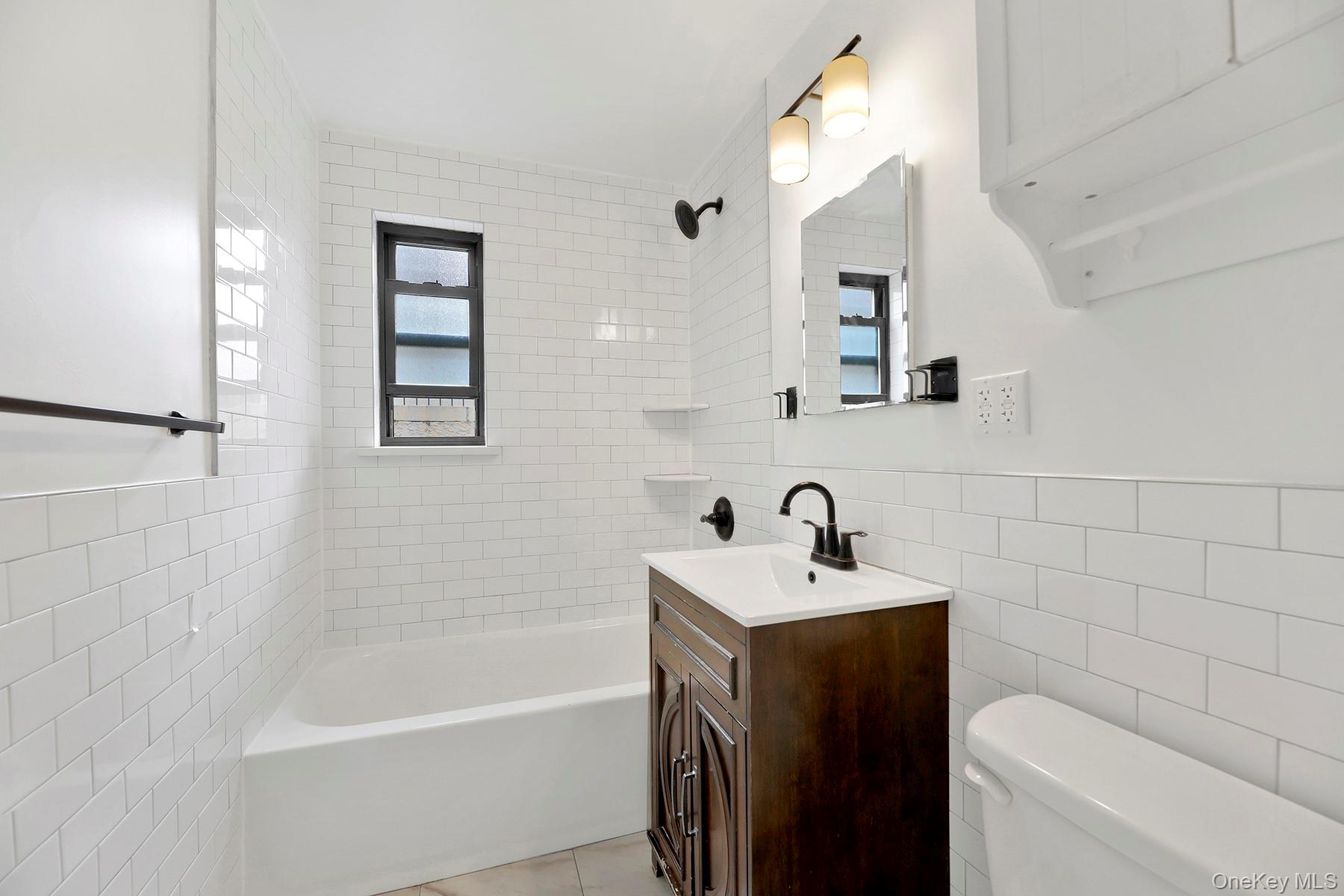 #9 photo, 7477 220th Street, クイーンズ区 Oakland Gardens , NY 11364