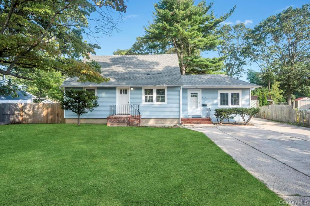 #1 photo, 815 Udall Road, West Islip , NY 11795