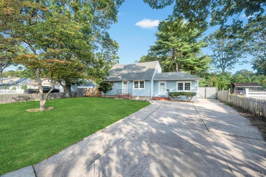 #2 photo, 815 Udall Road, West Islip , NY 11795