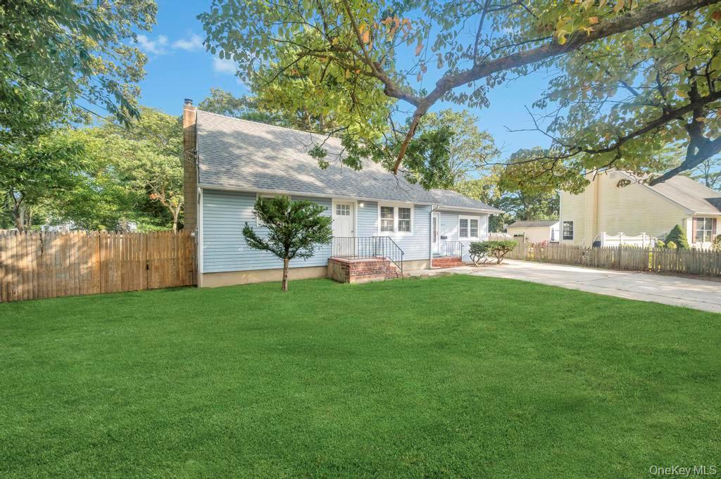 #3 photo, 815 Udall Road, West Islip , NY 11795