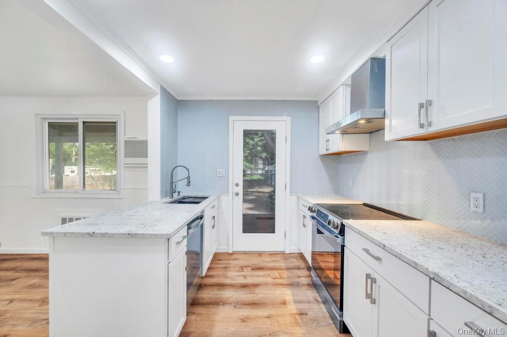 #8 photo, 815 Udall Road, West Islip , NY 11795