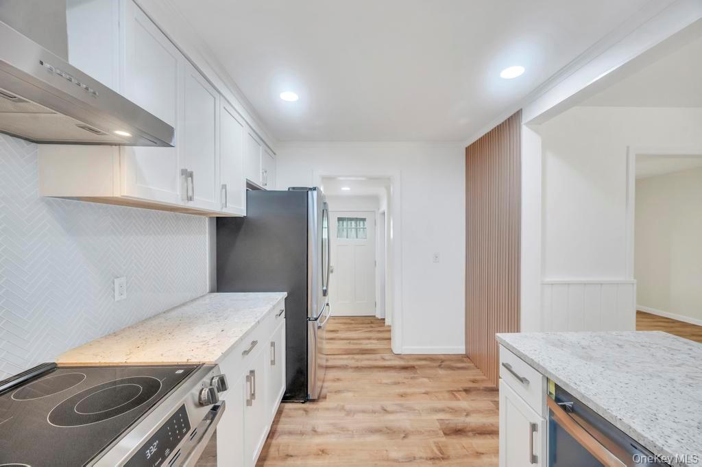 #9 photo, 815 Udall Road, West Islip , NY 11795