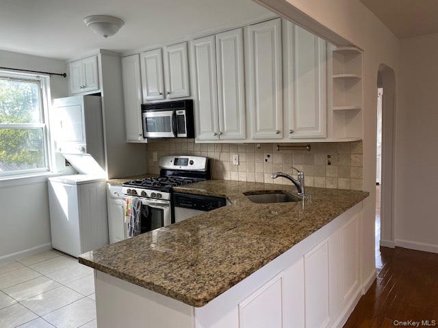 #6 photo, 74-12 260th Street, Glen Oaks , NY 11004