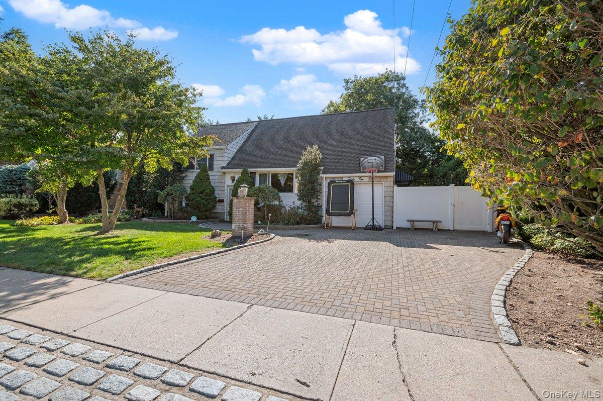 #2 photo, 34 21st Street, Jericho , NY 11753