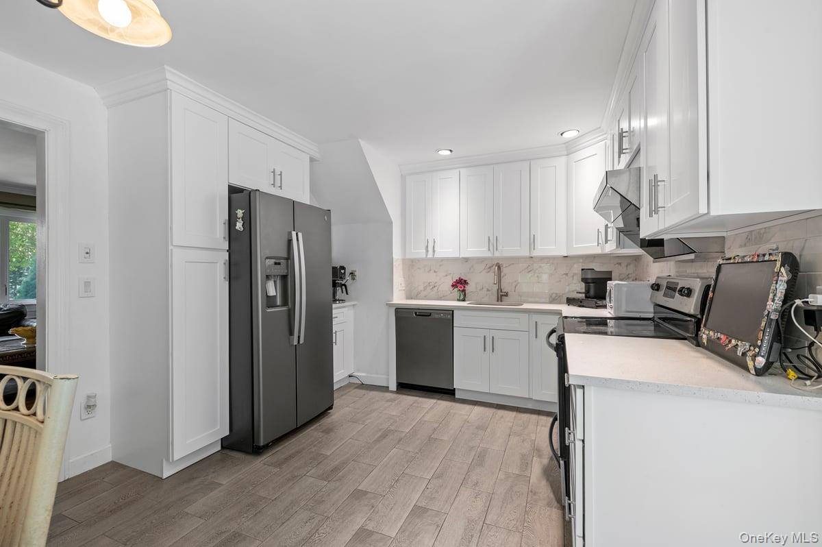 #9 photo, 34 21st Street, Jericho , NY 11753