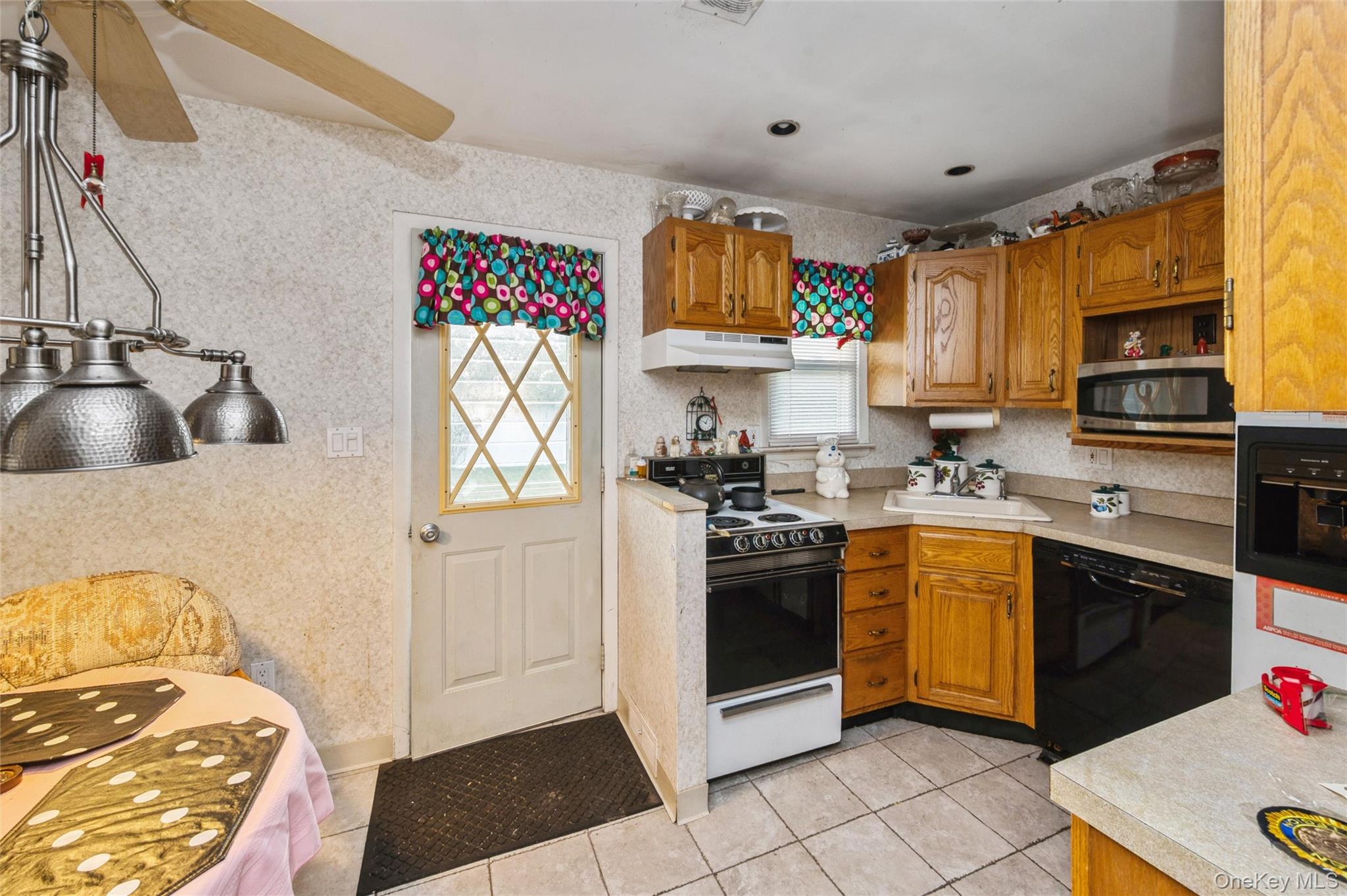 #4 photo, 107 Cardinal Road, Levittown , NY 11756