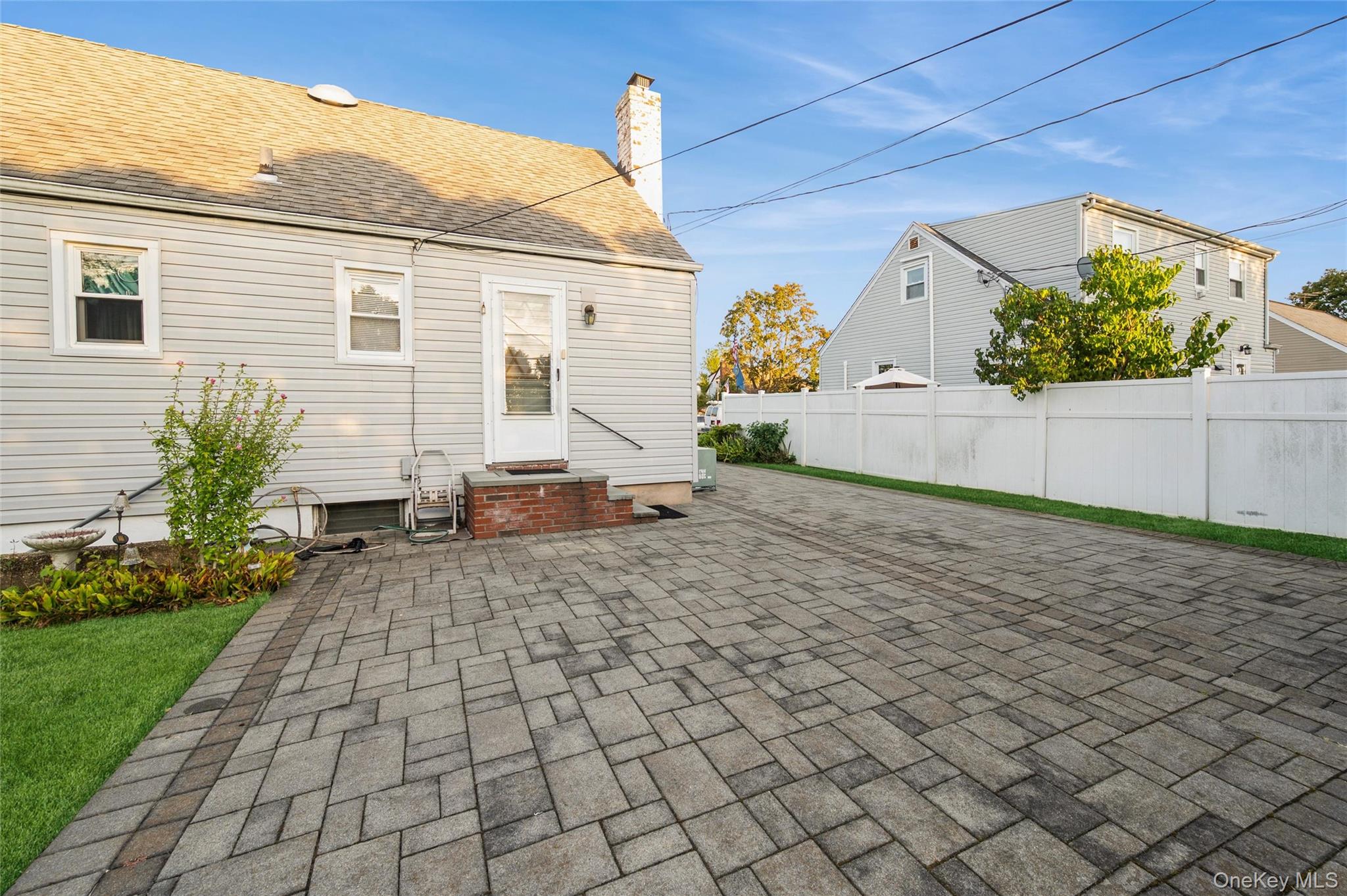 #7 photo, 107 Cardinal Road, Levittown , NY 11756