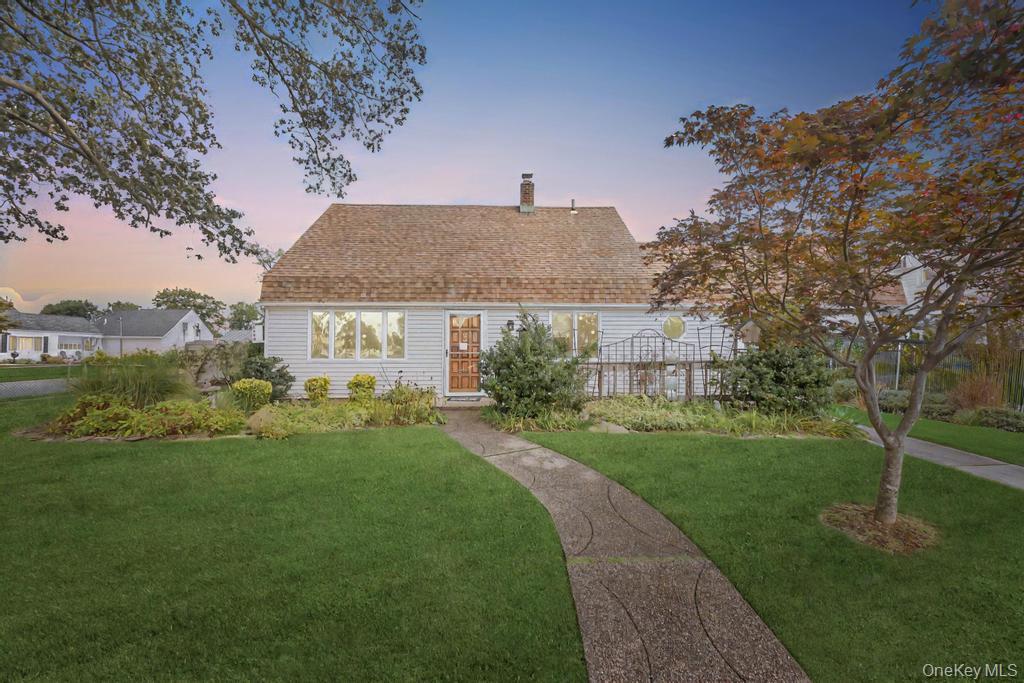 #1 photo, 3 Snapdragon Lane, Levittown , NY 11756