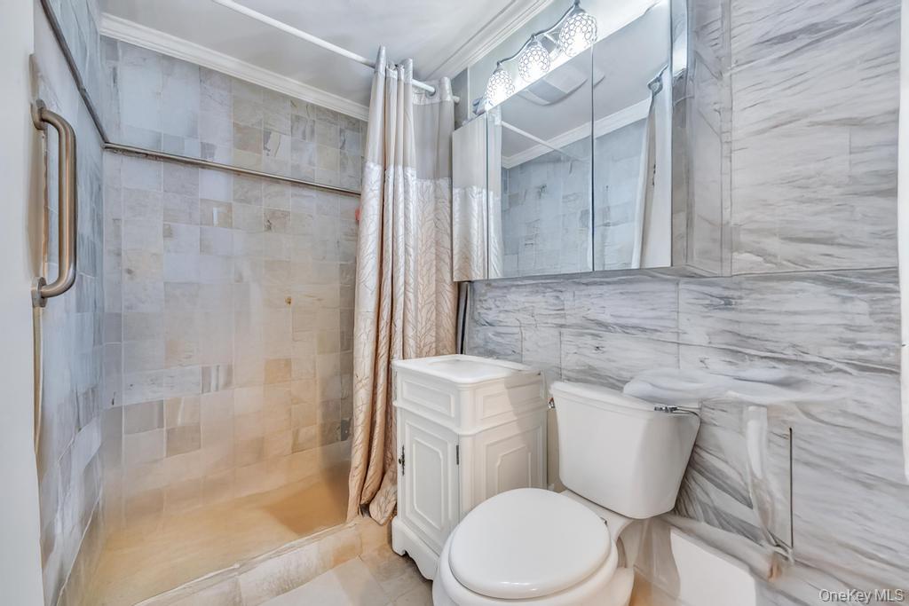 #11 photo, 3 Snapdragon Lane, Levittown , NY 11756