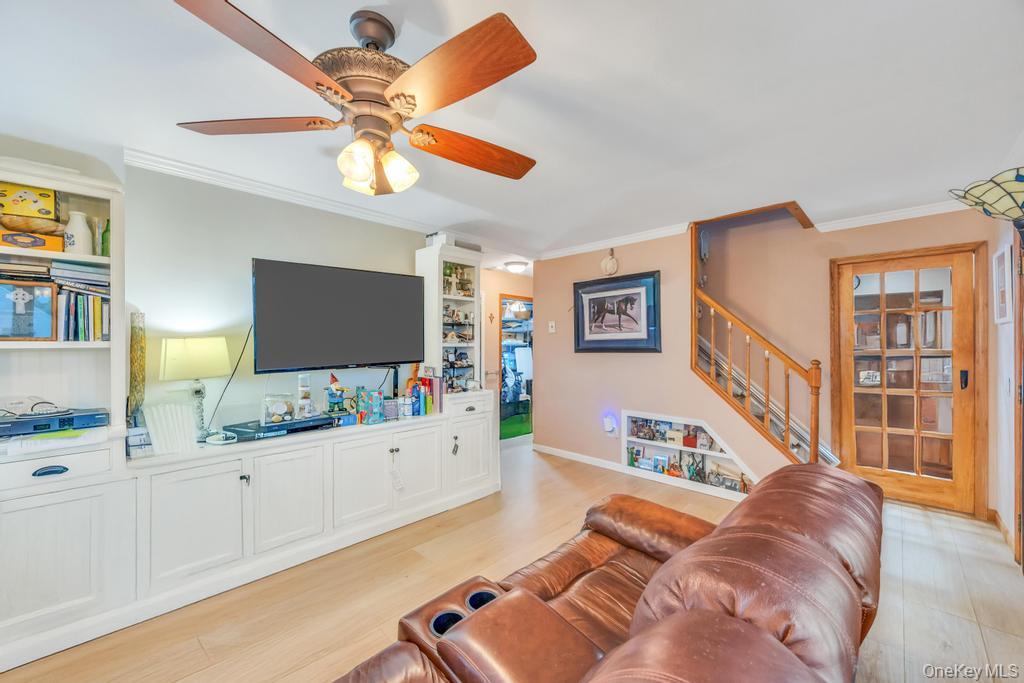 #5 photo, 3 Snapdragon Lane, Levittown , NY 11756