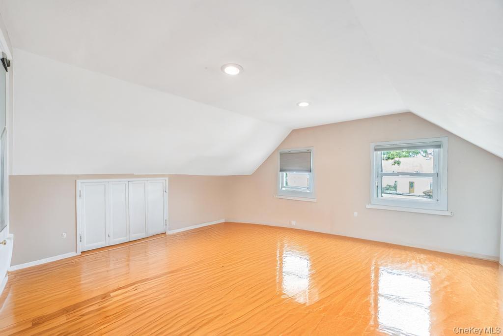 #9 photo, 3 Snapdragon Lane, Levittown , NY 11756