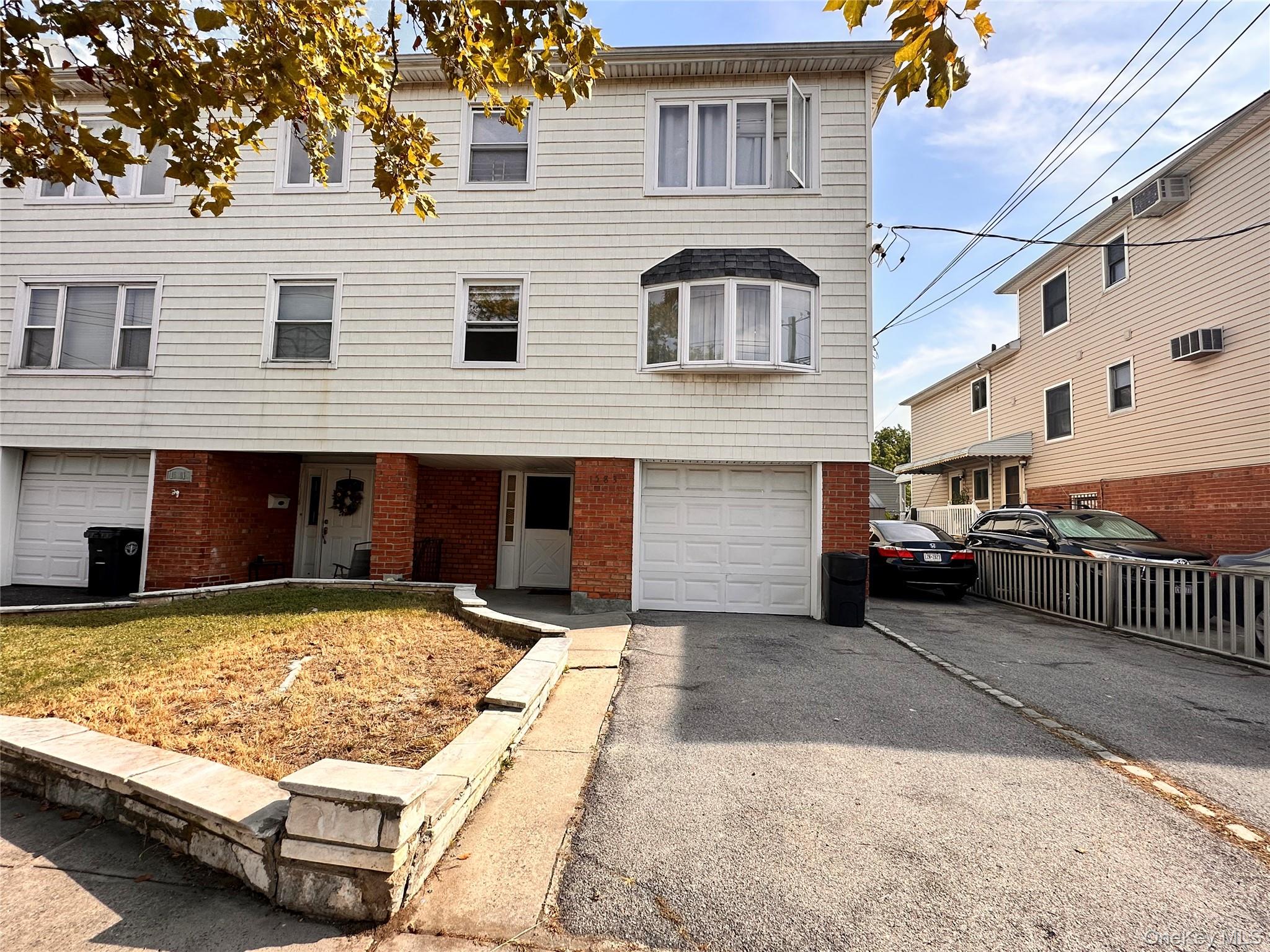 #1 photo, 15-83 208th Place, كوينز Bayside , NY 11360