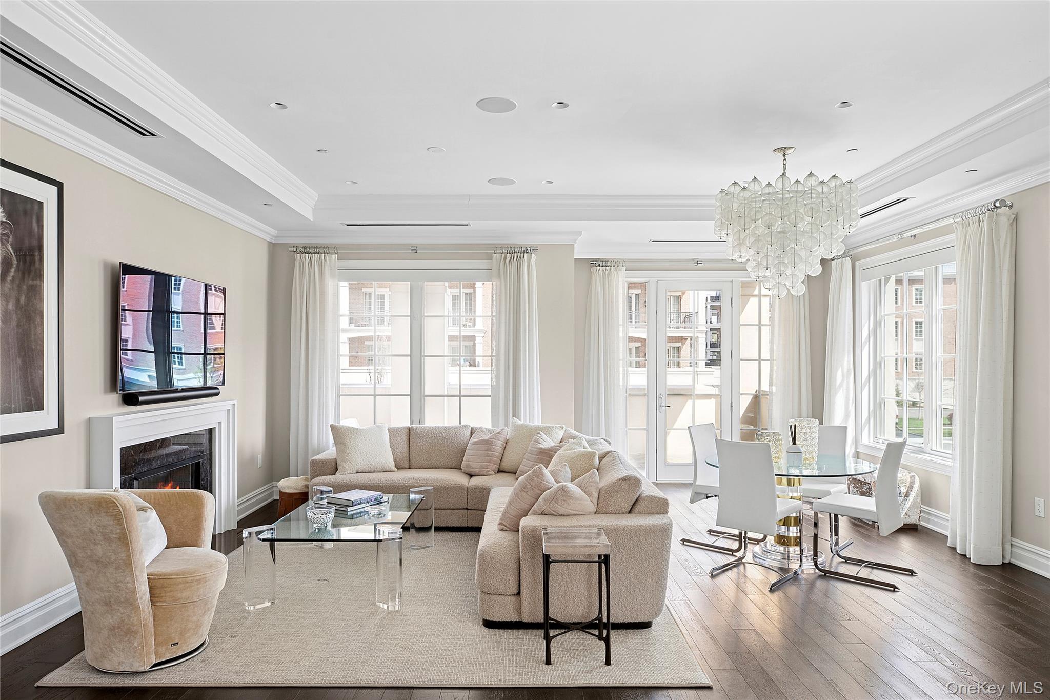 #2 photo, 6000 Royal Court, ナッソー郡 North Hills , NY 11040