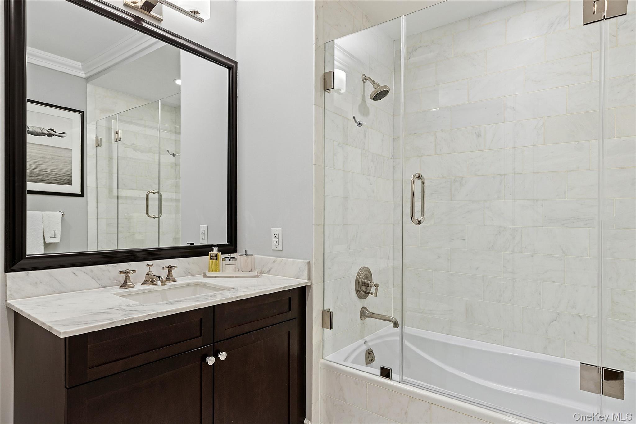 #4 photo, 6000 Royal Court, ナッソー郡 North Hills , NY 11040