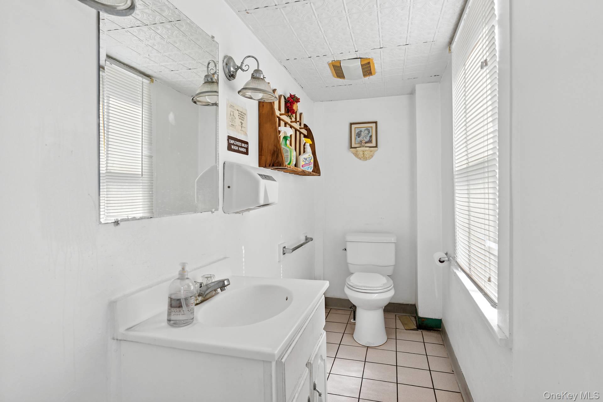 #13 photo, 55700 Route 25, サフォーク郡 Southold , NY 11971