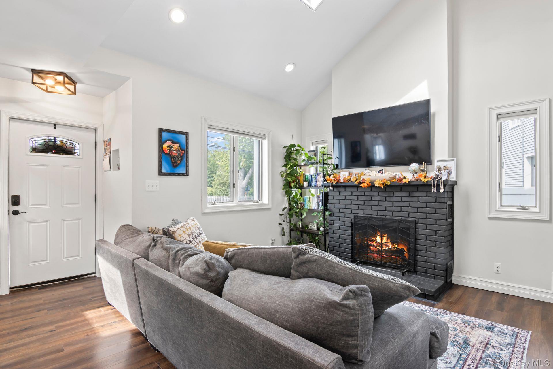 #10 photo, 63 Division Avenue, سوفولك Blue Point , NY 11715