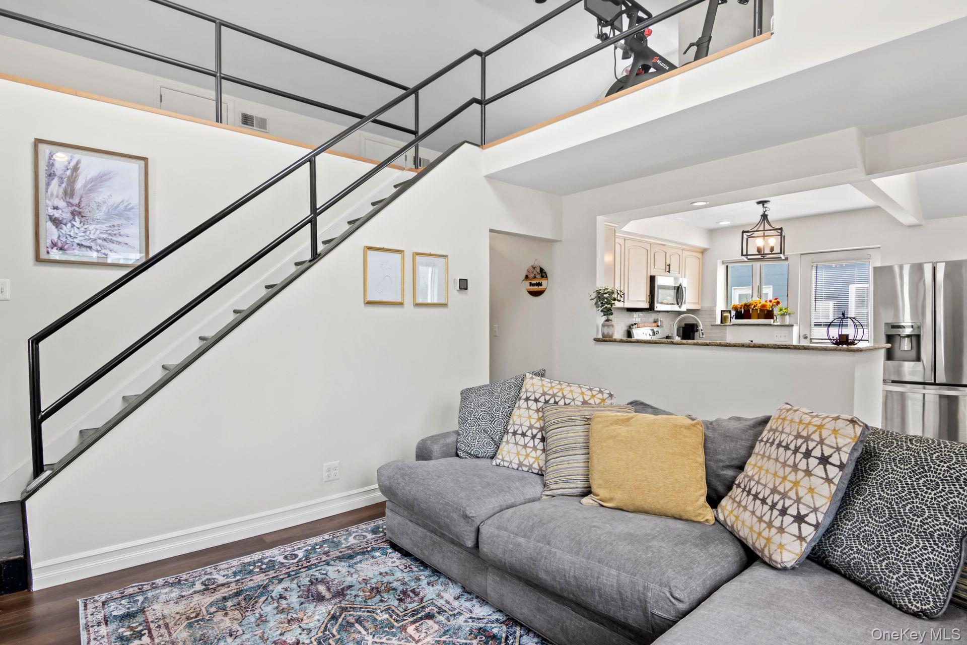 #11 photo, 63 Division Avenue, سوفولك Blue Point , NY 11715