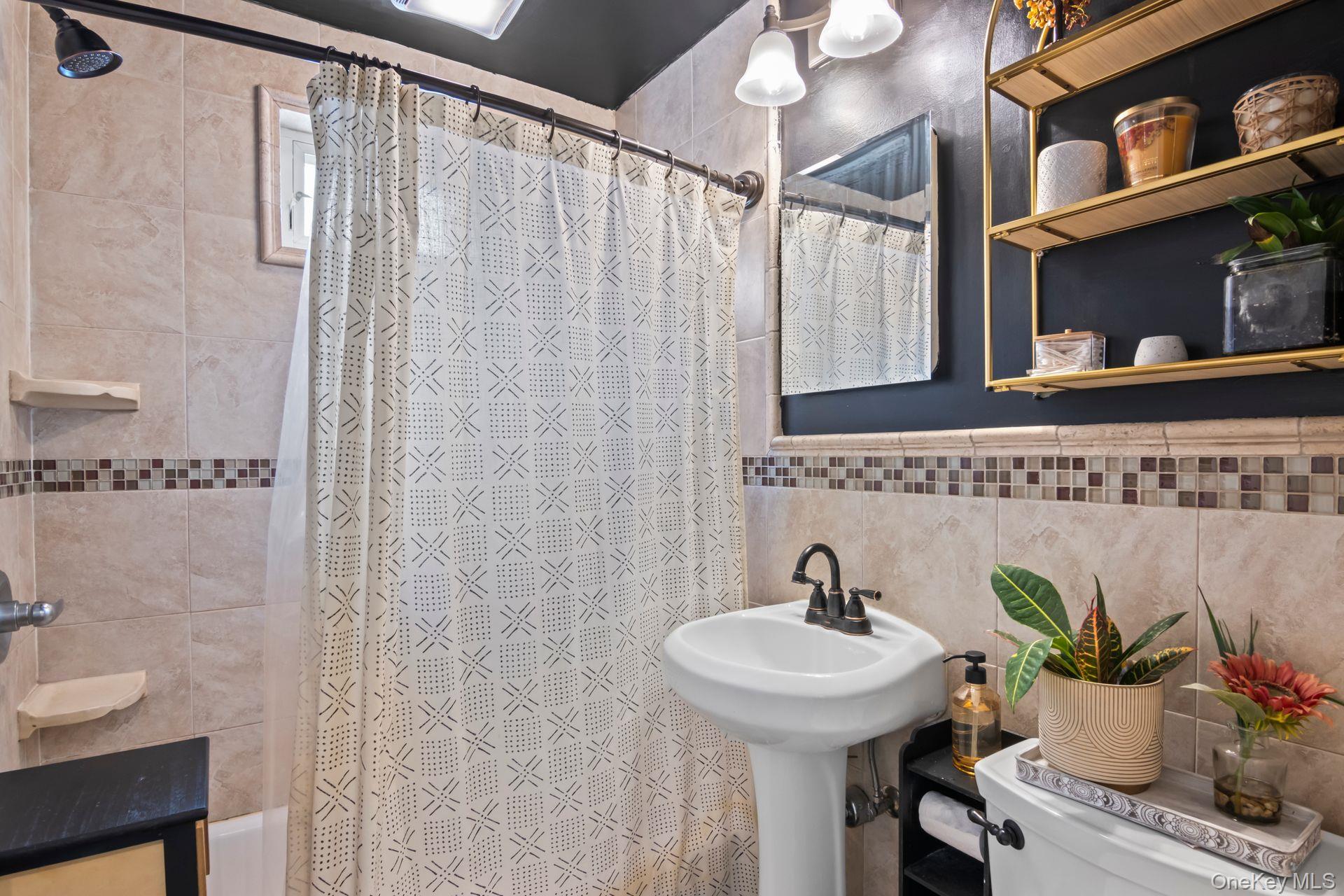 #20 photo, 63 Division Avenue, سوفولك Blue Point , NY 11715