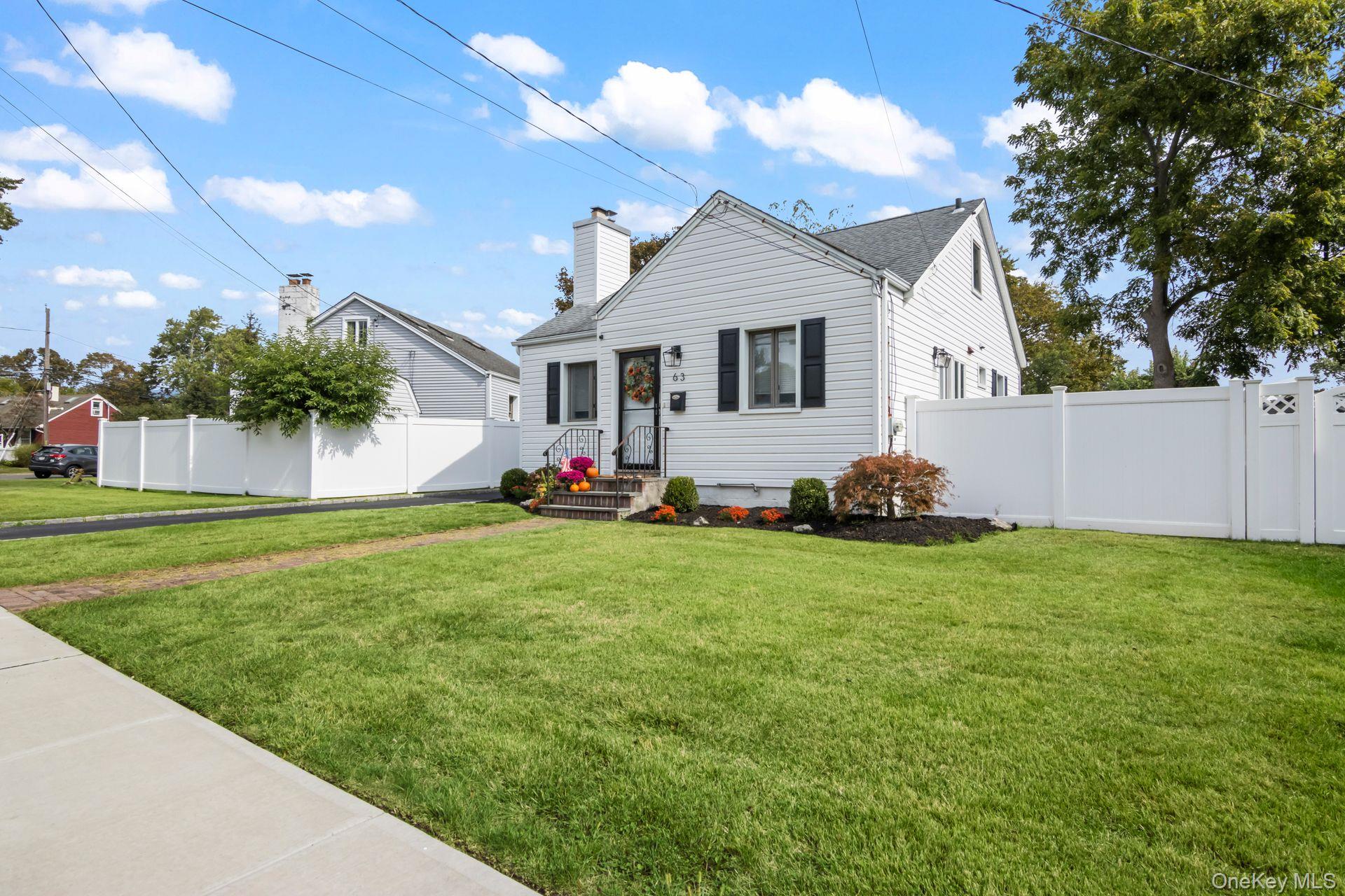 #3 photo, 63 Division Avenue, سوفولك Blue Point , NY 11715