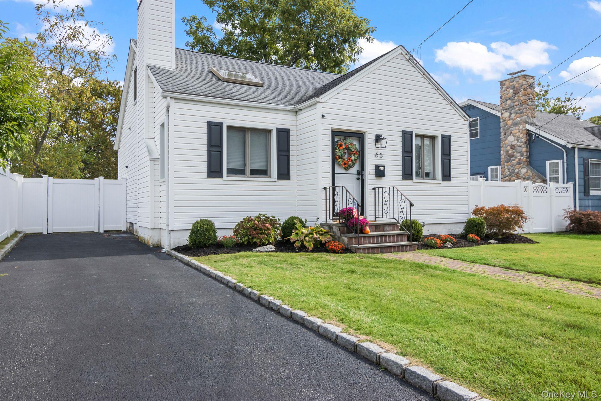 #4 photo, 63 Division Avenue, سوفولك Blue Point , NY 11715