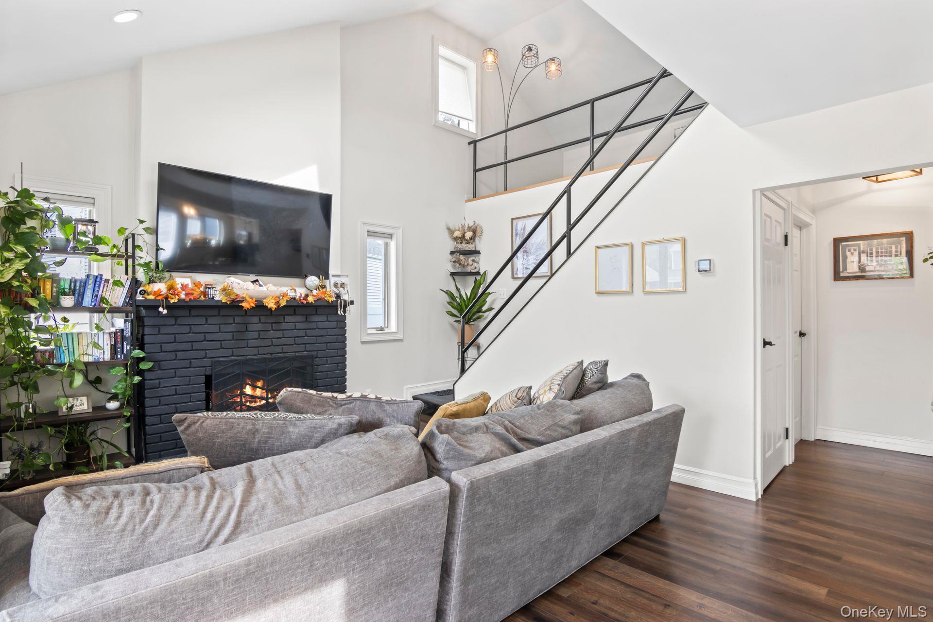 #8 photo, 63 Division Avenue, سوفولك Blue Point , NY 11715