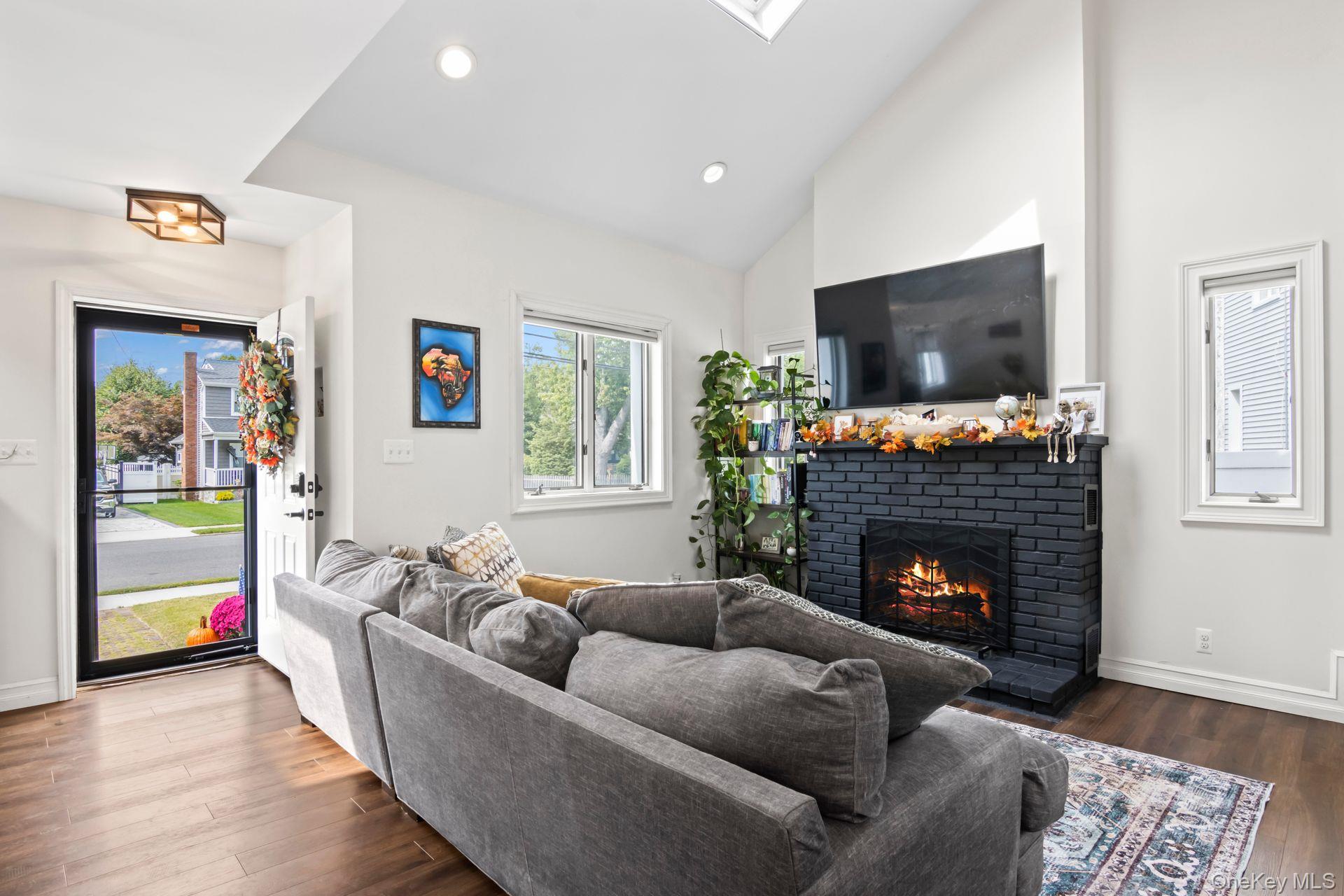 #9 photo, 63 Division Avenue, سوفولك Blue Point , NY 11715