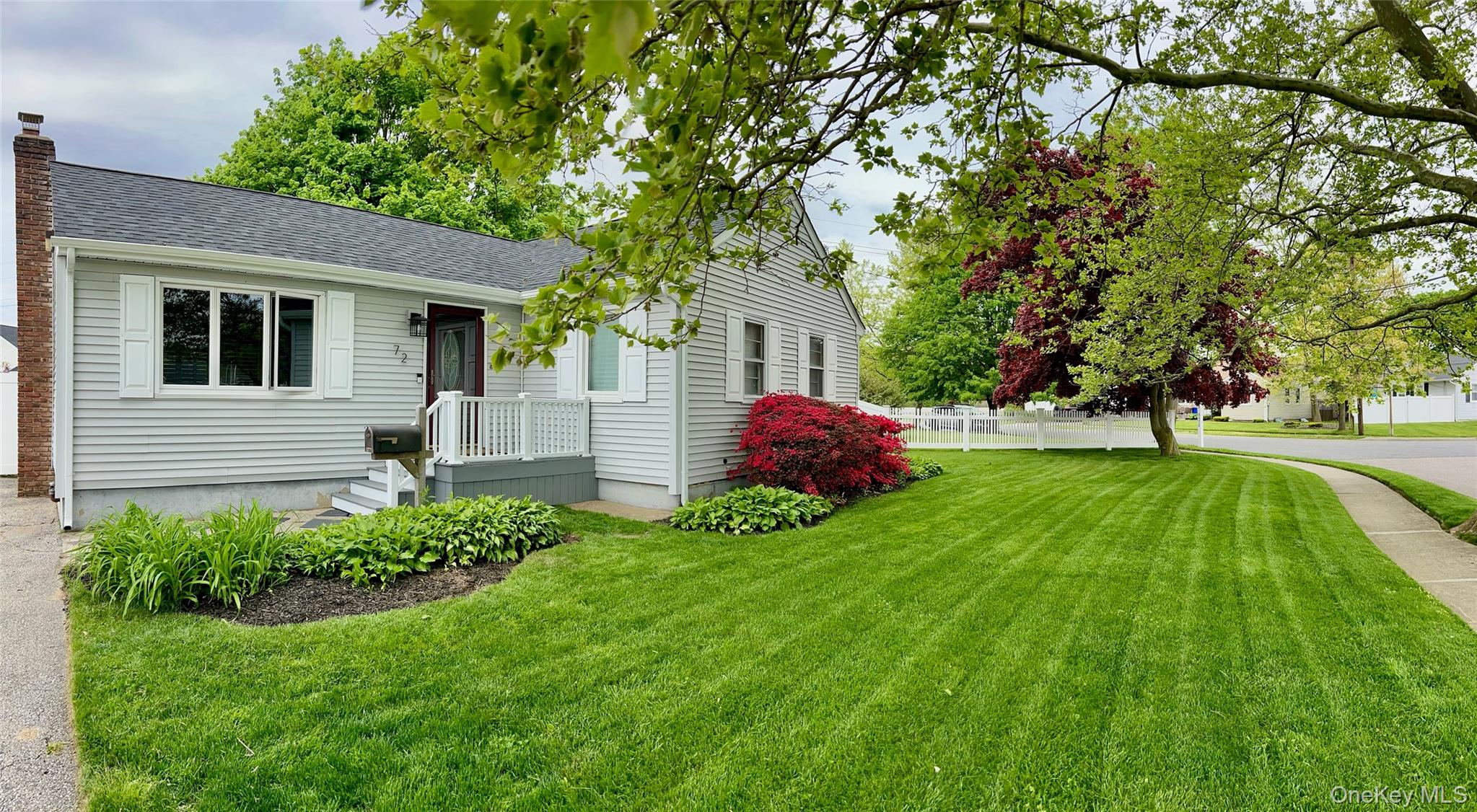 #1 photo, 72 Nehring Avenue, Babylon , NY 11702