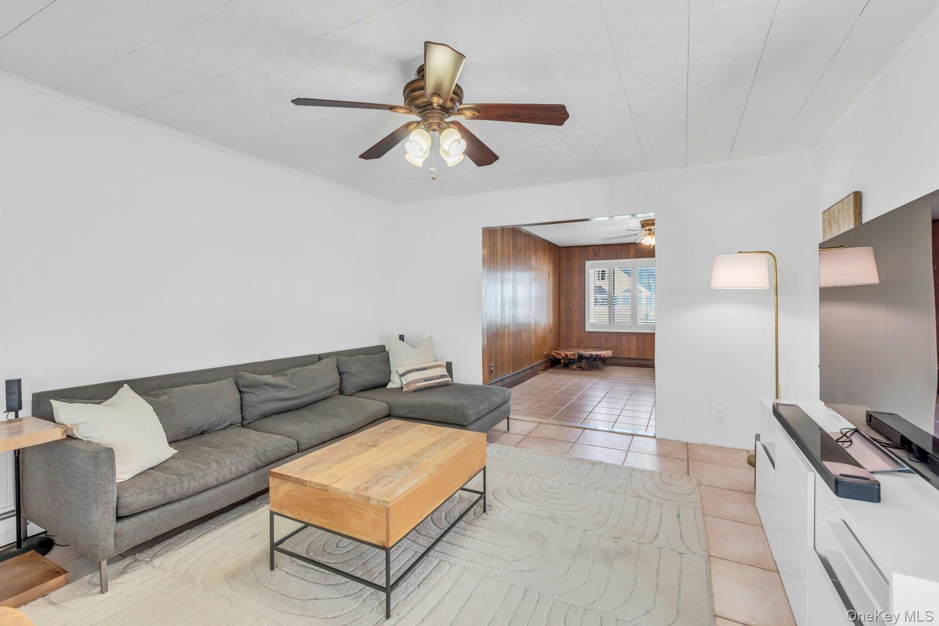 #7 photo, 72 Nehring Avenue, Babylon , NY 11702