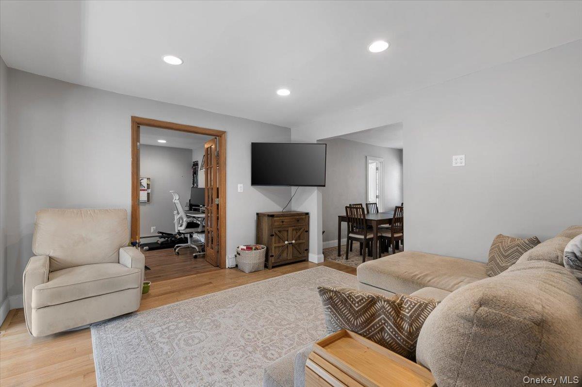 #7 photo, 33 Prospect Avenue, Lynbrook , NY 11563