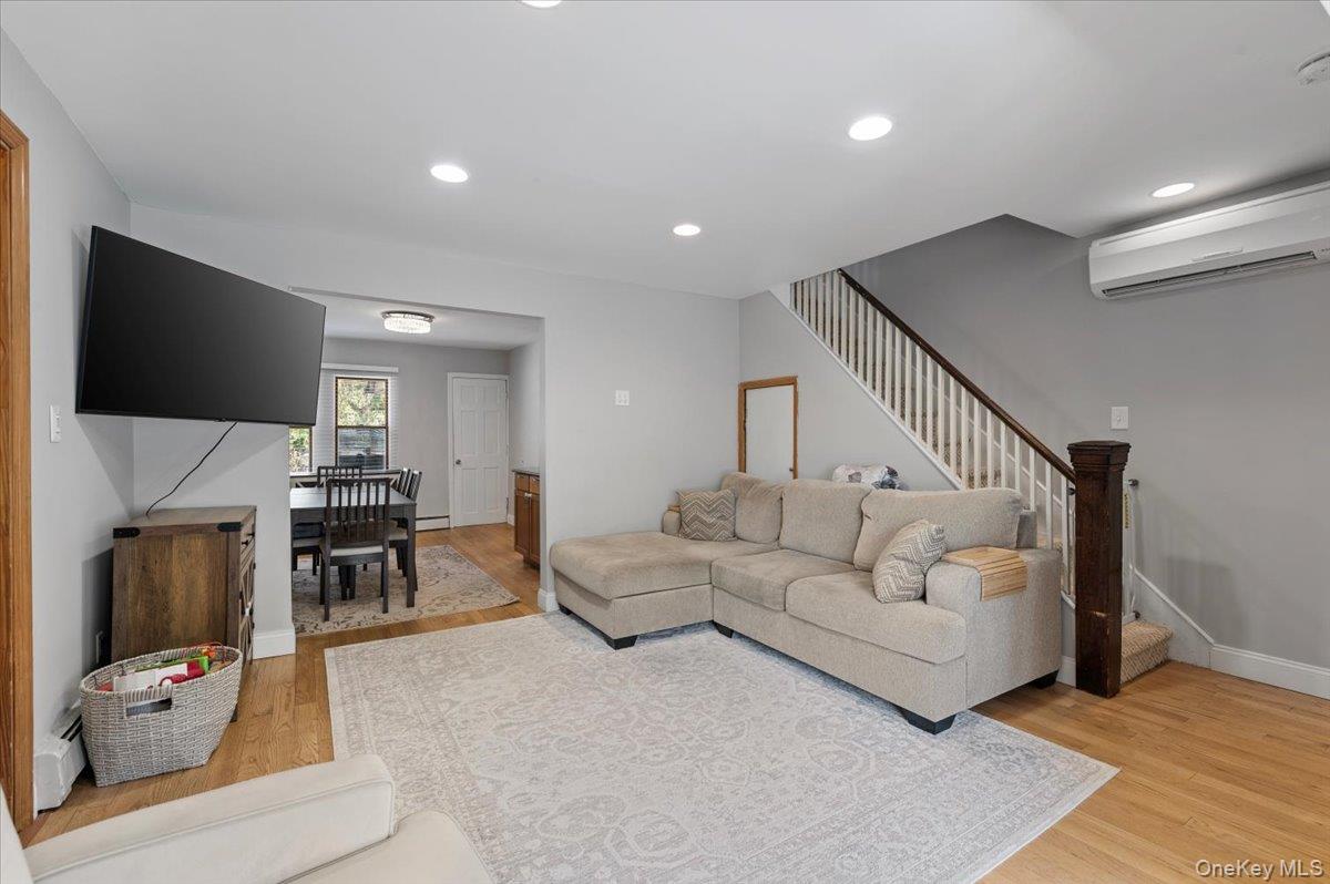 #8 photo, 33 Prospect Avenue, Lynbrook , NY 11563