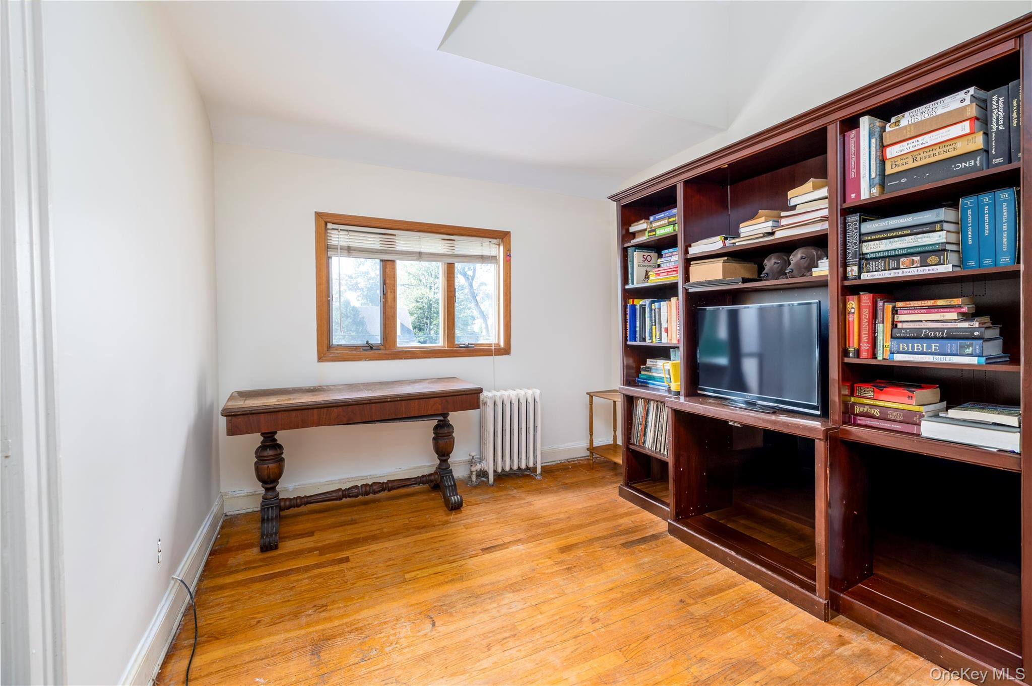 #16 photo, 136 Scarcliffe Drive, Malverne , NY 11565