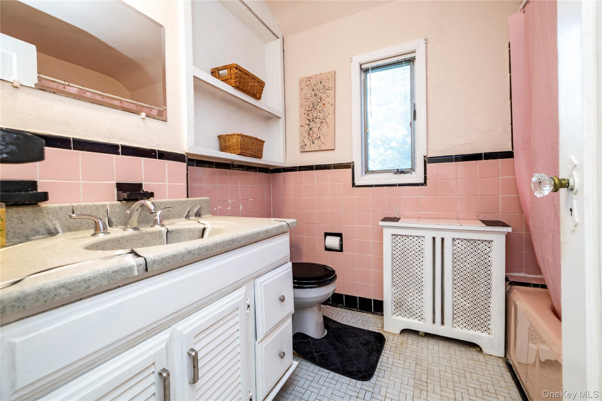 #18 photo, 136 Scarcliffe Drive, Malverne , NY 11565