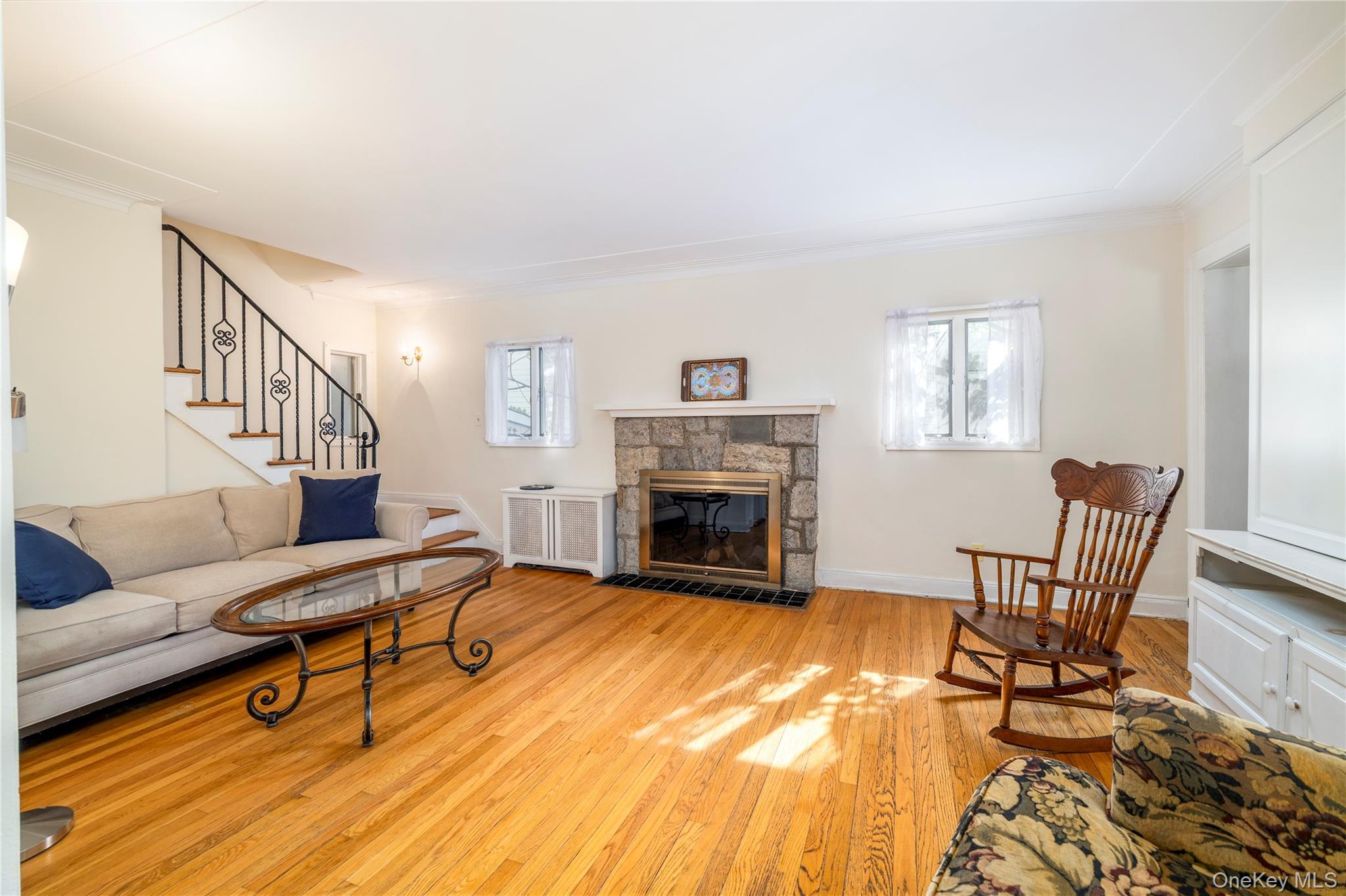 #2 photo, 136 Scarcliffe Drive, Malverne , NY 11565