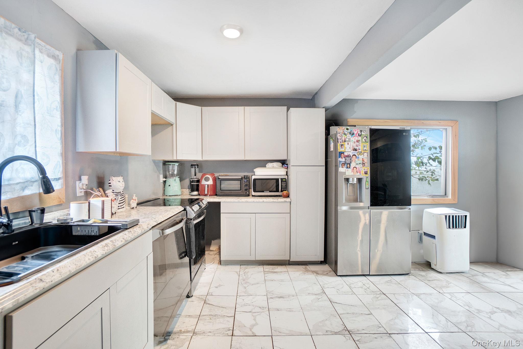 #4 photo, 82 Grandview Drive, سوفولك Shirley , NY 11967